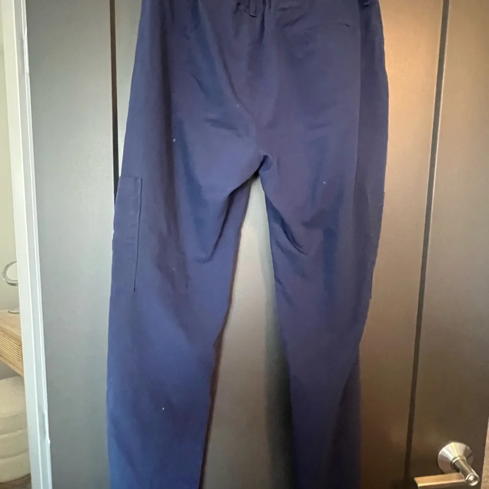 Grey’s Anatomy by Barco scrub set in NAVY BLUE size MEDIUM - Picture 6 of 12